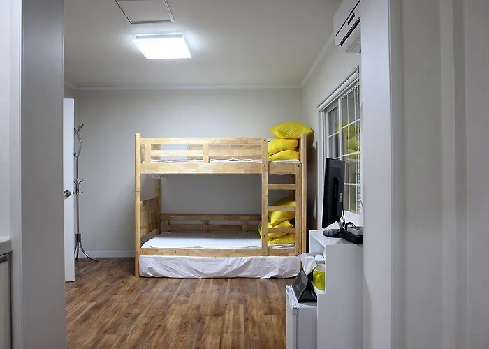 24 Namsan Garden Guest house 2*
