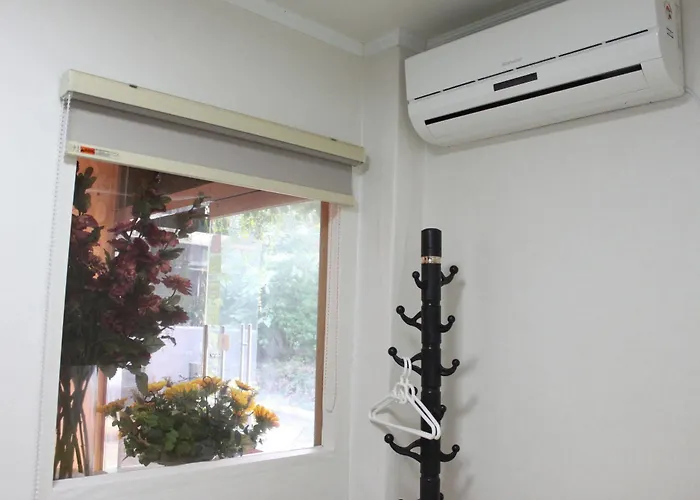 Guest house 24 Namsan Garden 2*