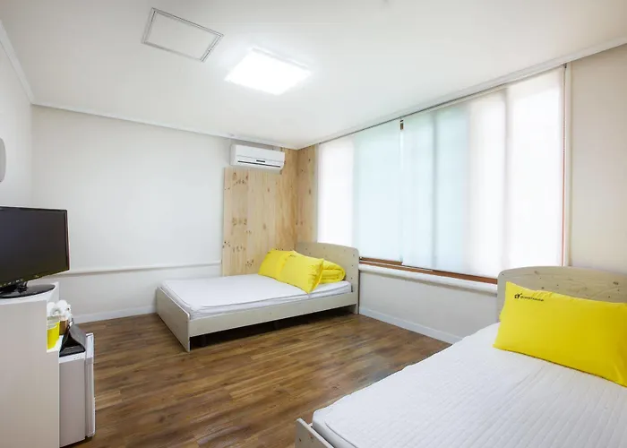 Guest house 24 Namsan Garden 2*
